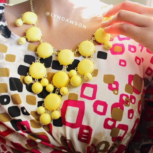 Bubble statement necklace - Picture 4 of 4